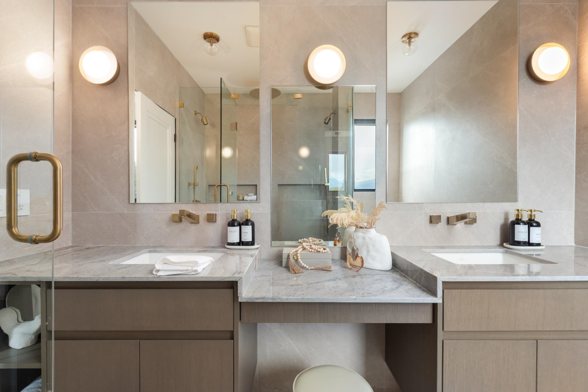 Laundry Room Photo of 4413 Oxford Street, Burnaby, BC