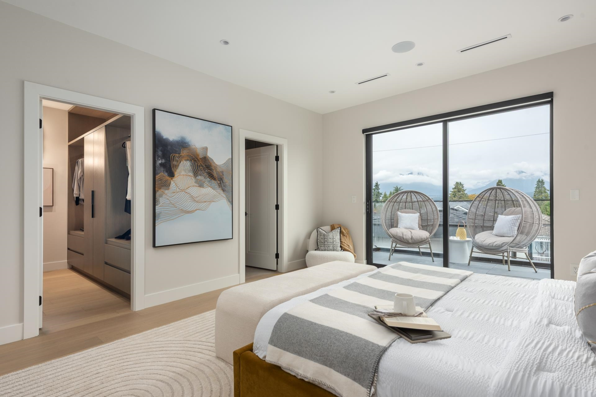 Powder Room Photo of 4413 Oxford Street, Burnaby, BC