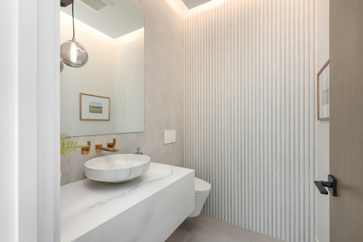 Primary Bathroom Photo of 4413 Oxford Street, Burnaby, BC