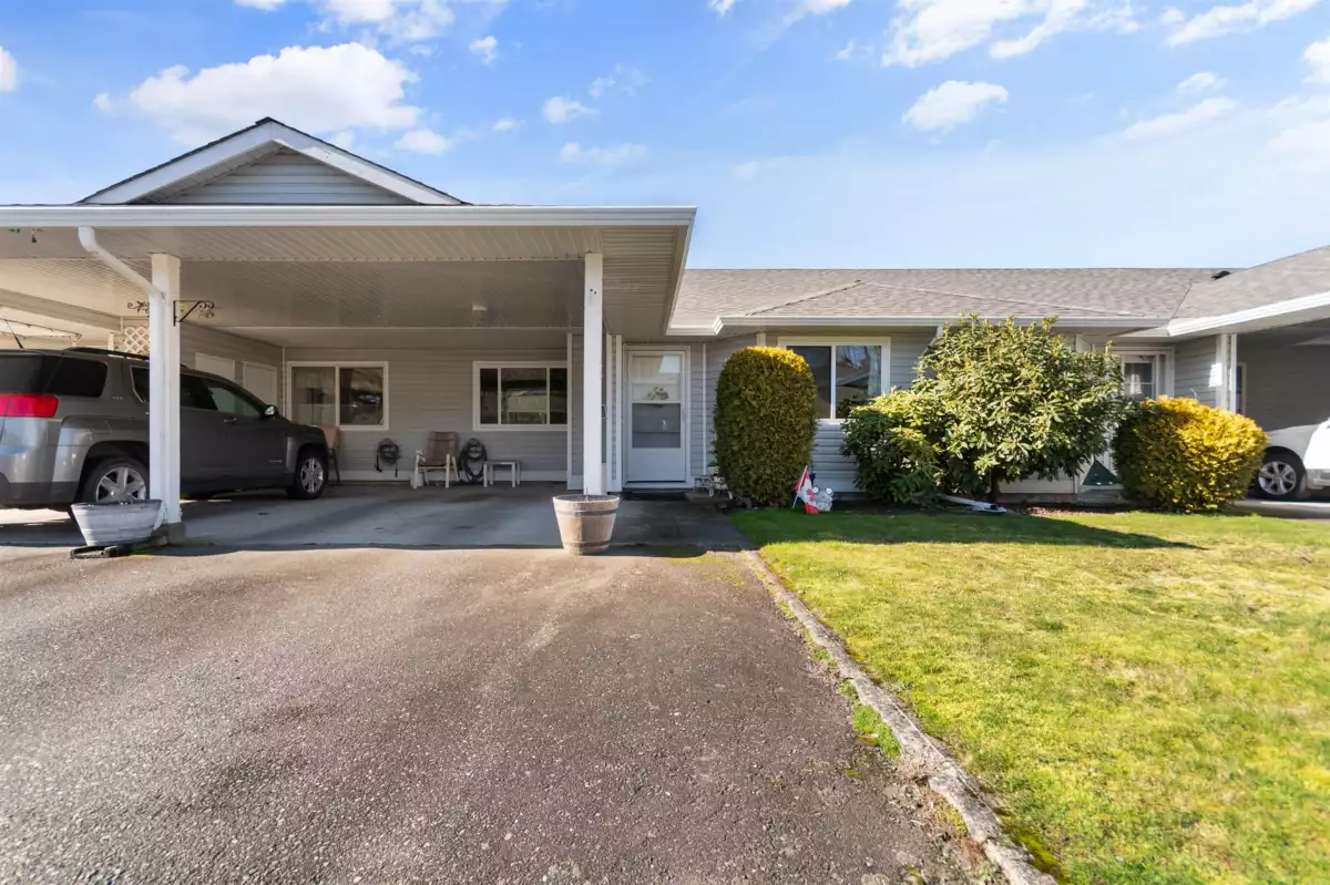 Living Room Photo of 149 7610 Evans Road, Chilliwack, BC