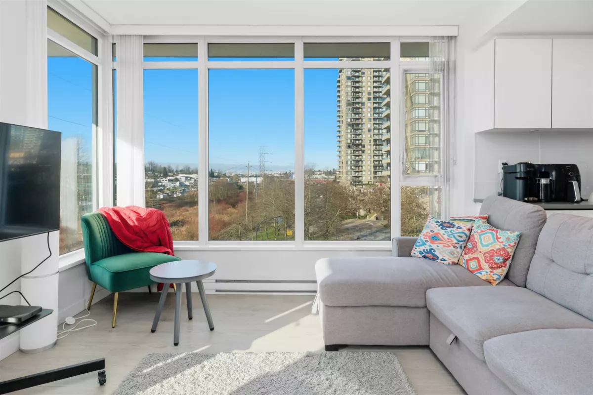 Family Room Photo of 406 2388 Madison Avenue, Burnaby, BC