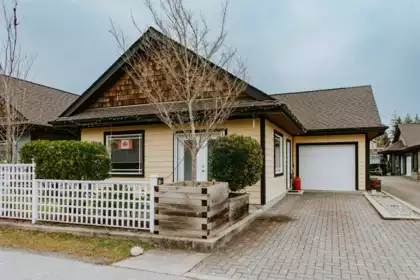 766 Gerussi Lane, Gibsons, BC, Gibsons & Area — 2 bed single family residence for sale