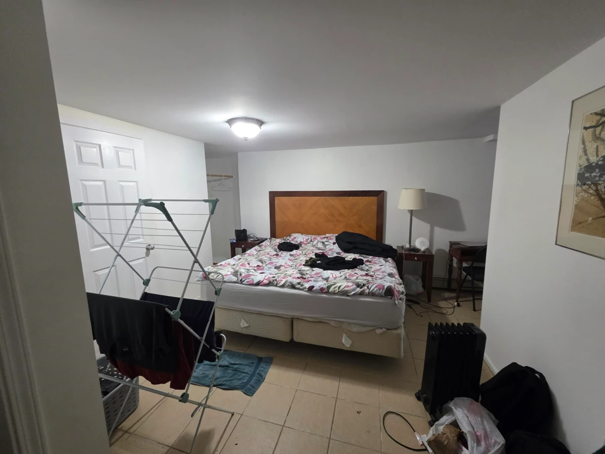 Front Yard Photo of 345 W 13th Avenue, Vancouver, BC