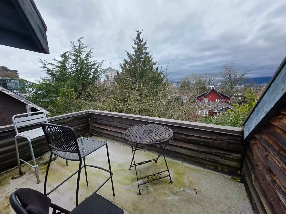 Hallway Photo of 345 W 13th Avenue, Vancouver, BC