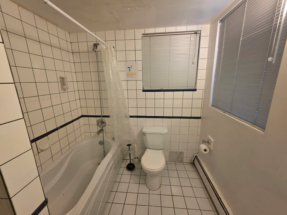 Hot Tub / Spa Photo of 345 W 13th Avenue, Vancouver, BC