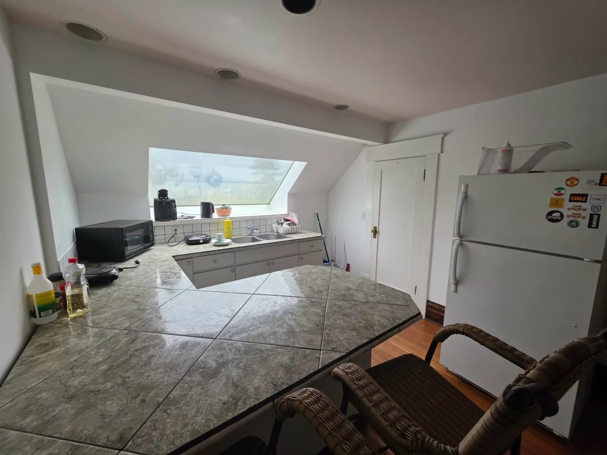 Laundry Room Photo of 345 W 13th Avenue, Vancouver, BC