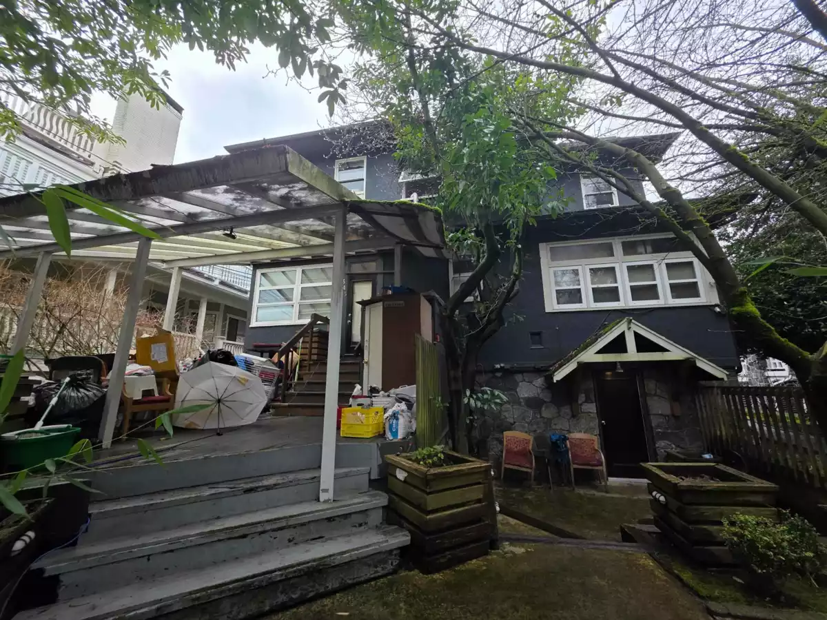 Outdoor Kitchen Photo of 345 W 13th Avenue, Vancouver, BC