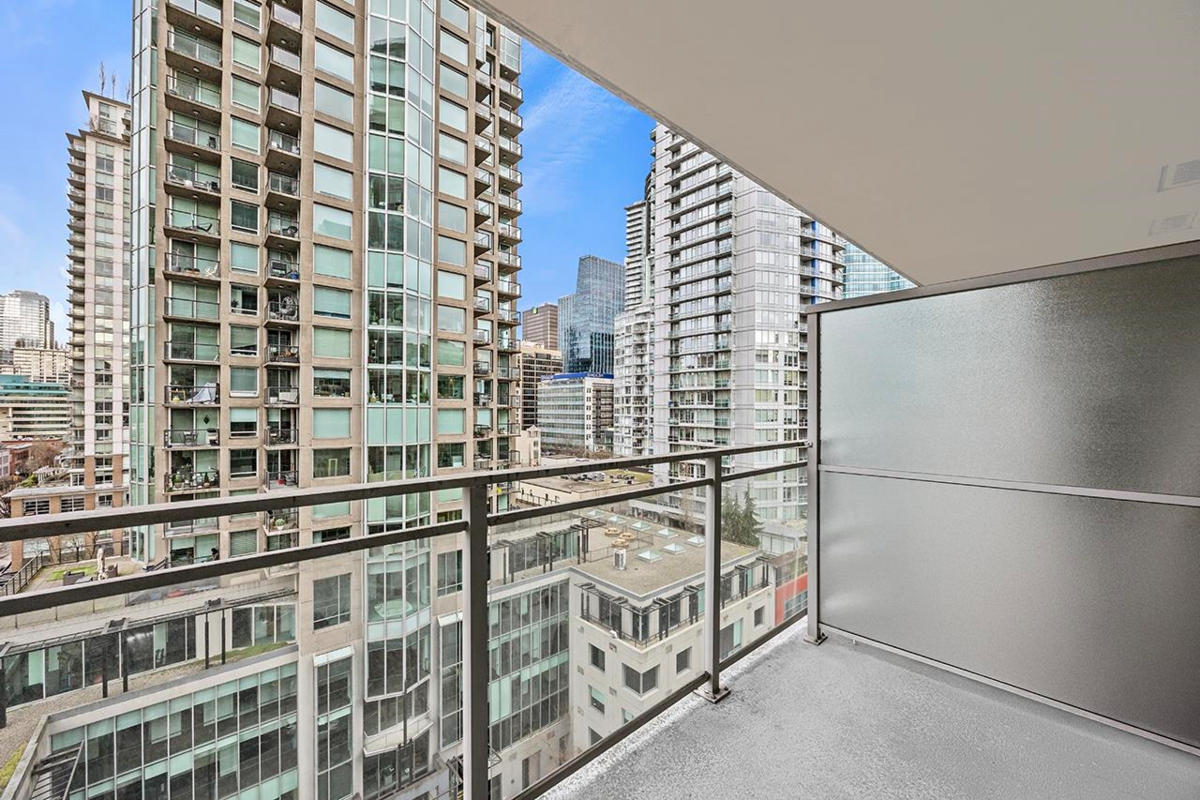 Bedroom 4 Photo of 1502 888 Homer Street, Vancouver, BC