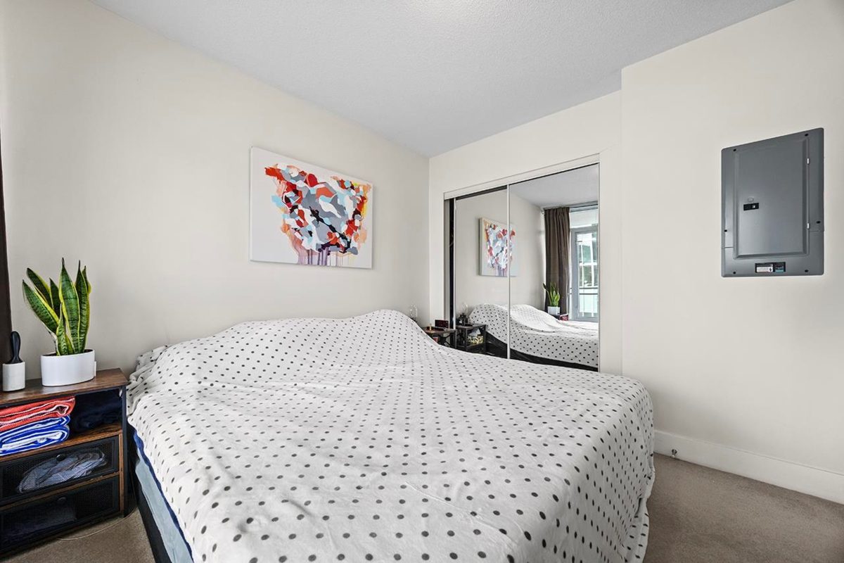 Breakfast Nook Photo of 1502 888 Homer Street, Vancouver, BC