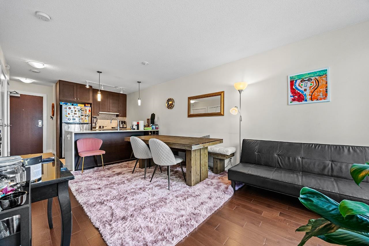 Living Room Photo of 1502 888 Homer Street, Vancouver, BC