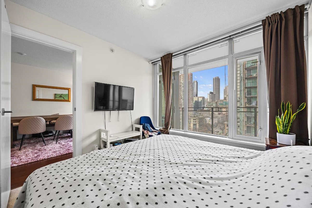 Primary Bathroom Photo of 1502 888 Homer Street, Vancouver, BC