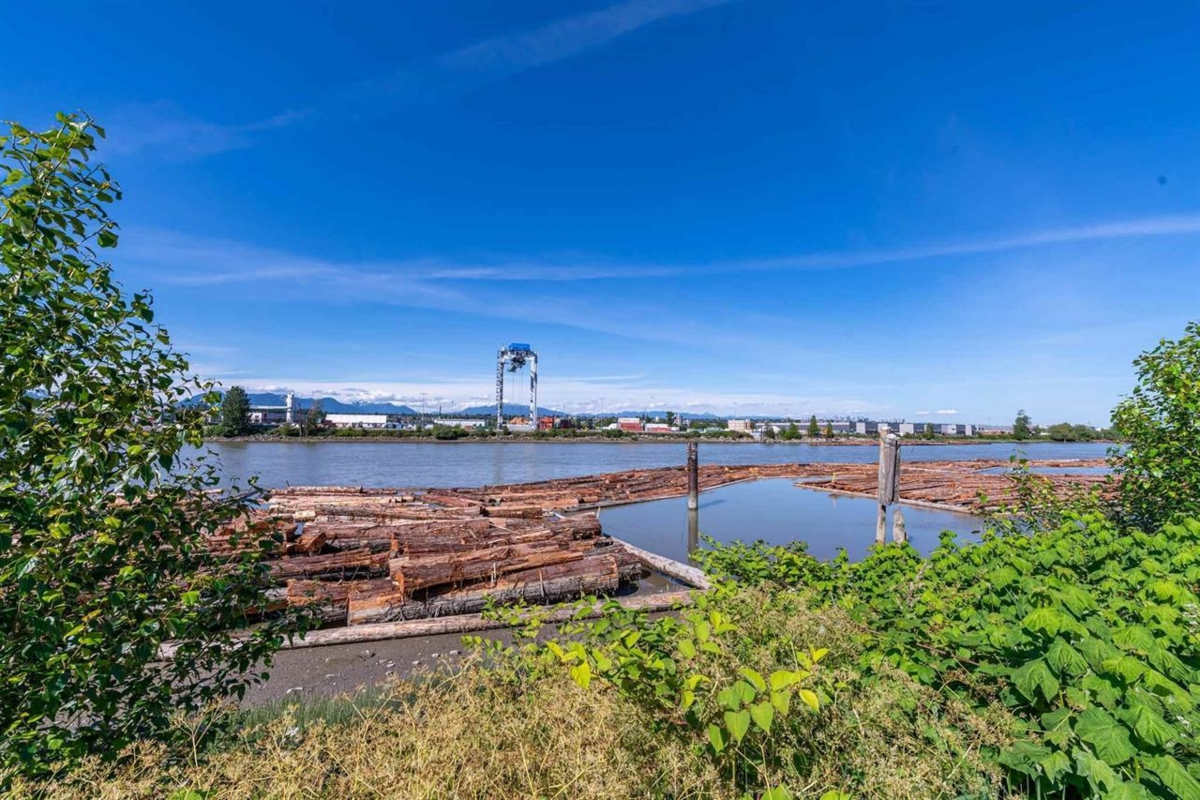 Staircase Photo of 37 10133 River Drive, Richmond, BC