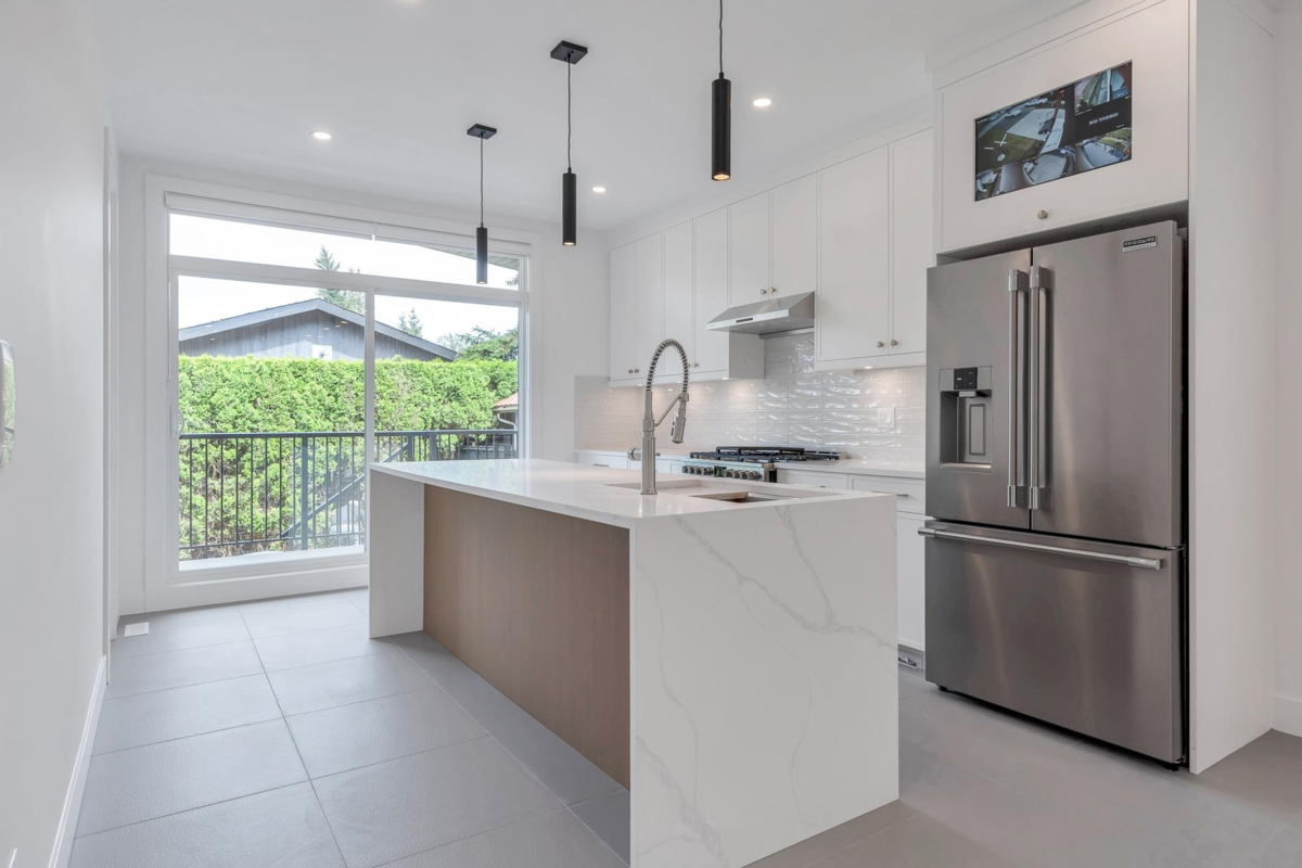 Dining Area Photo of 2284 Mouldstade Road, Abbotsford, BC