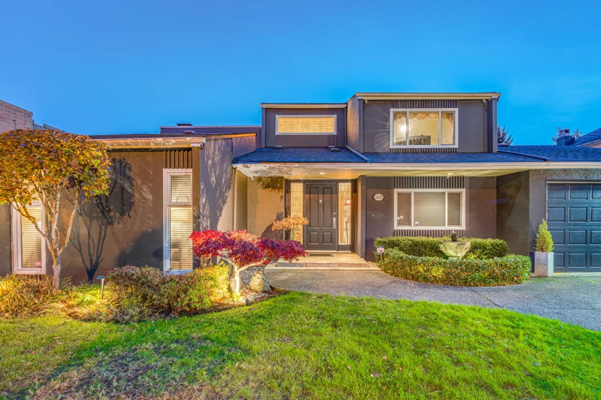 Dining Area Photo of 1428 W 37th Avenue, Vancouver, BC