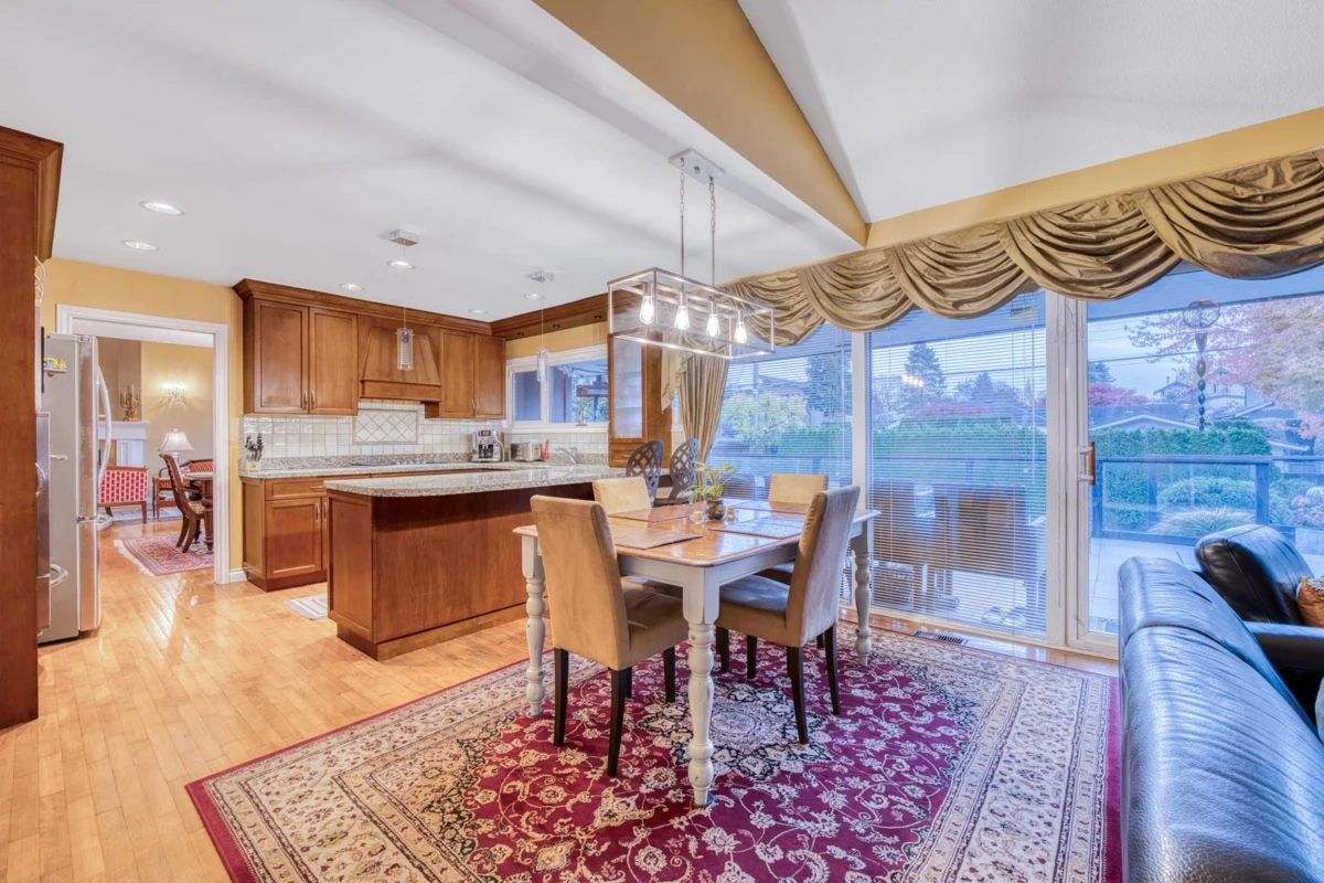 Powder Room Photo of 1428 W 37th Avenue, Vancouver, BC