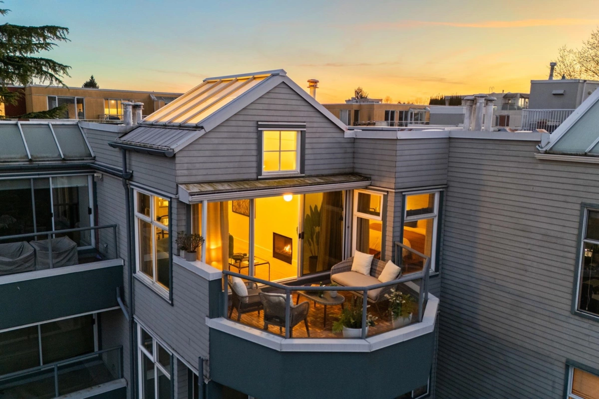 Backyard Photo of 409 2250 W 3rd Avenue, Vancouver, BC