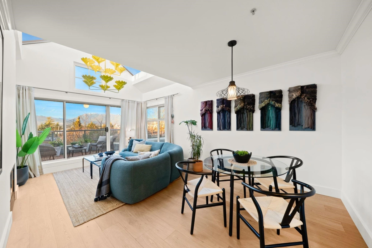 Kitchen Photo of 409 2250 W 3rd Avenue, Vancouver, BC