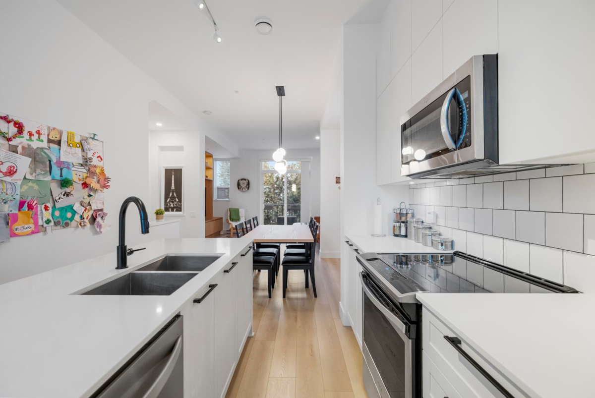 Guest Bathroom Photo of 5 19696 Hammond Road, Pitt Meadows, BC