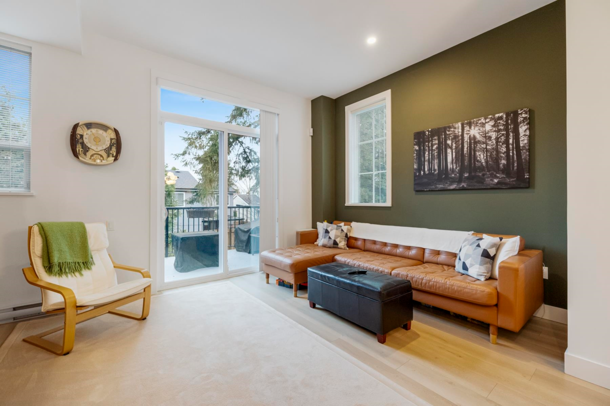 Kitchen Island Photo of 5 19696 Hammond Road, Pitt Meadows, BC