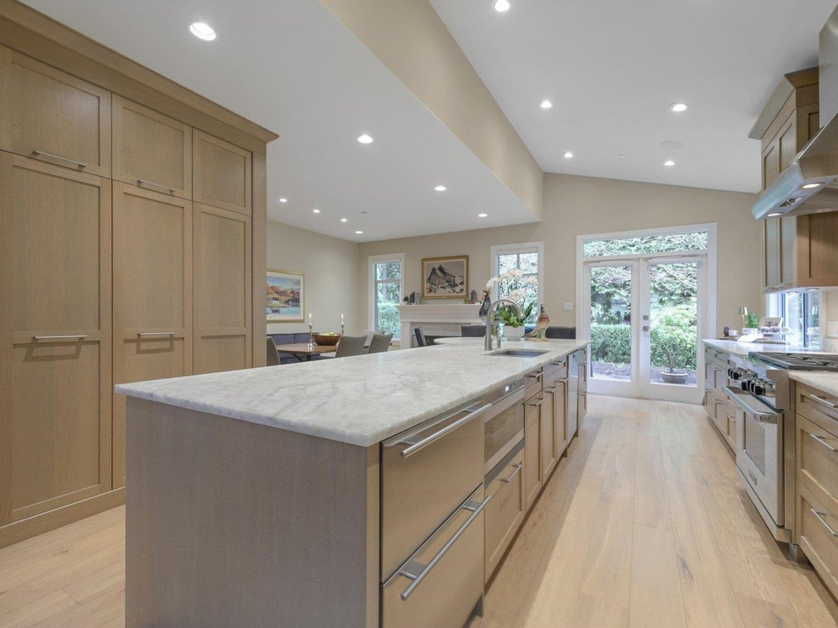 Breakfast Nook Photo of 28 5650 Hampton Place, Vancouver, BC