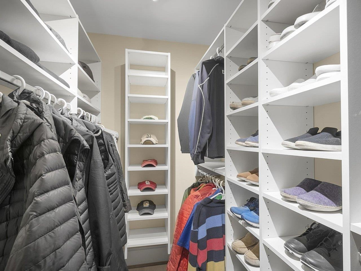 Fitness Center Photo Near 28 5650 Hampton Place, Vancouver, BC