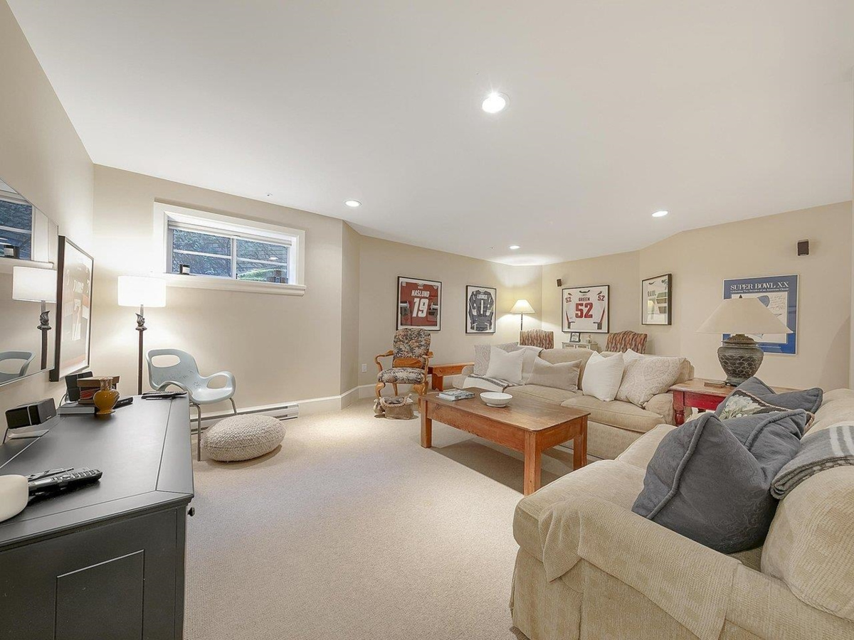 Swimming Pool Photo of 28 5650 Hampton Place, Vancouver, BC