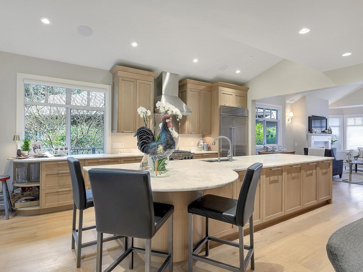 Walk-In Closet Photo of 28 5650 Hampton Place, Vancouver, BC