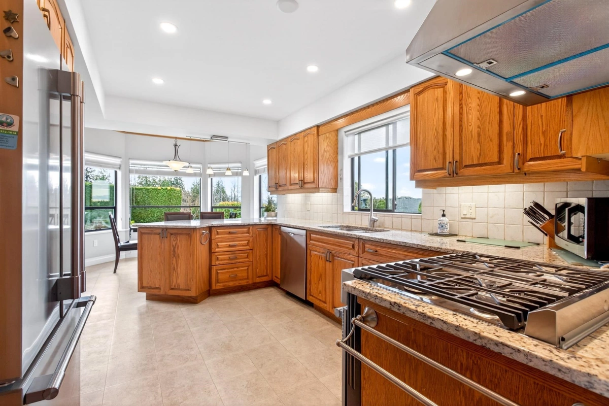 Breakfast Nook Photo of 2572 Fuchsia Place, Coquitlam, BC