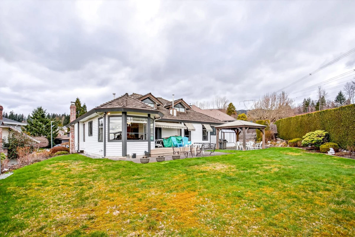 Garden / Landscaping Photo of 2572 Fuchsia Place, Coquitlam, BC