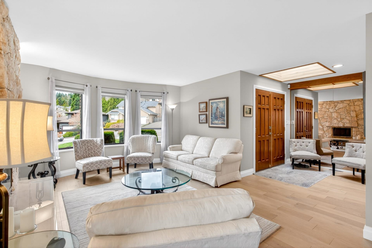 Kitchen Island Photo of 2572 Fuchsia Place, Coquitlam, BC