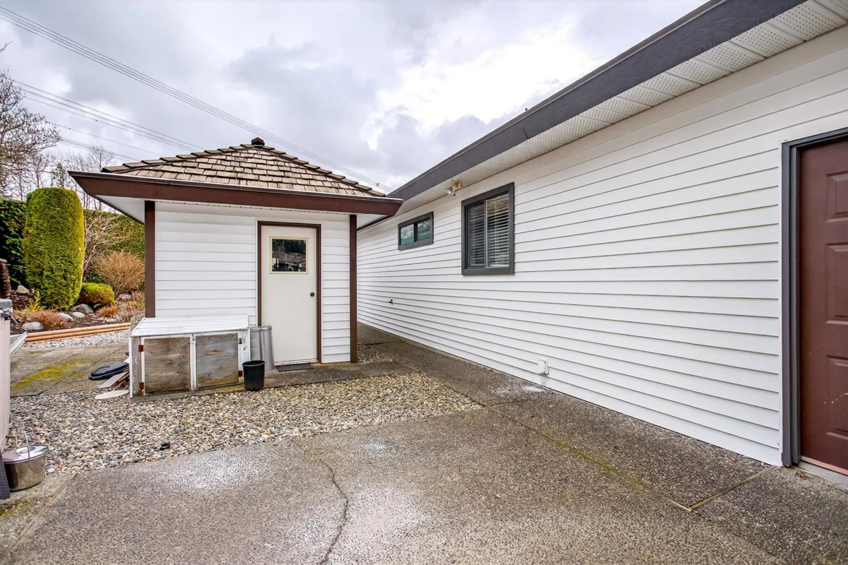 Outdoor Kitchen Photo of 2572 Fuchsia Place, Coquitlam, BC