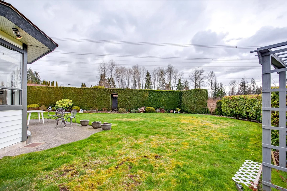 Swimming Pool Photo of 2572 Fuchsia Place, Coquitlam, BC