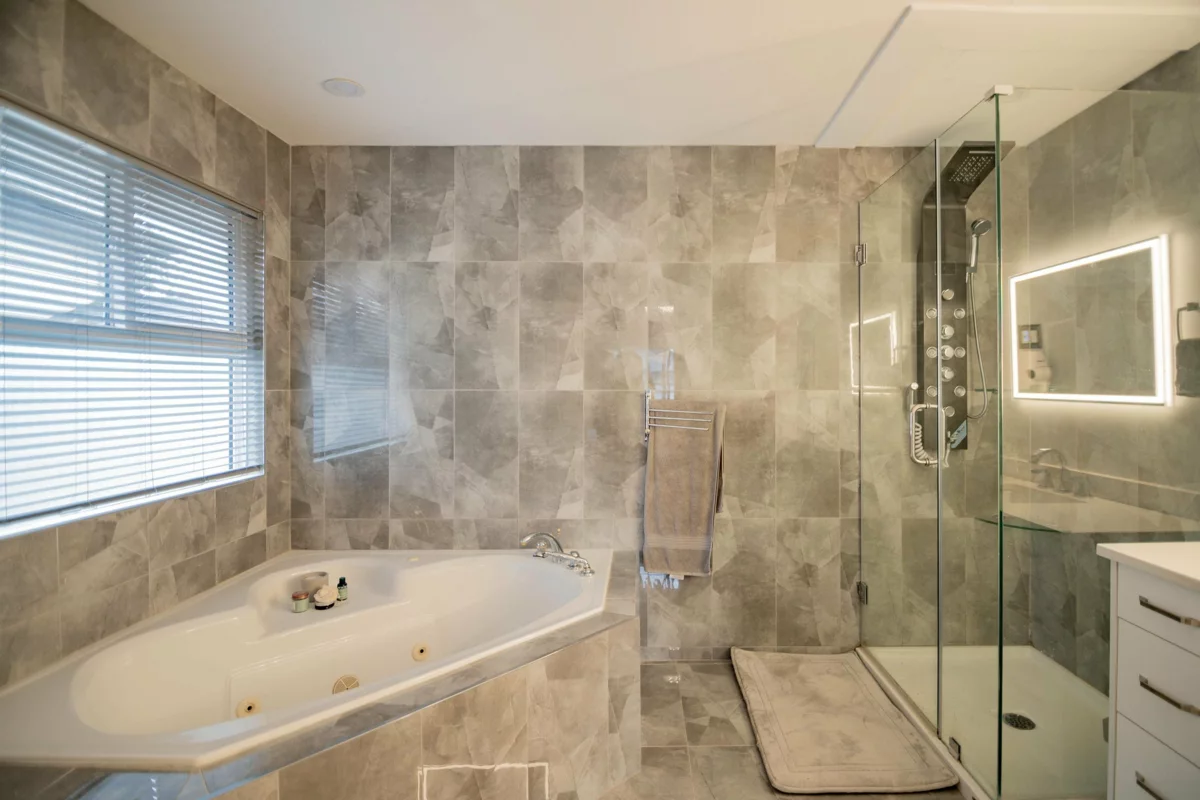 Entry Foyer Photo of 23717 110 Avenue, Maple Ridge, BC