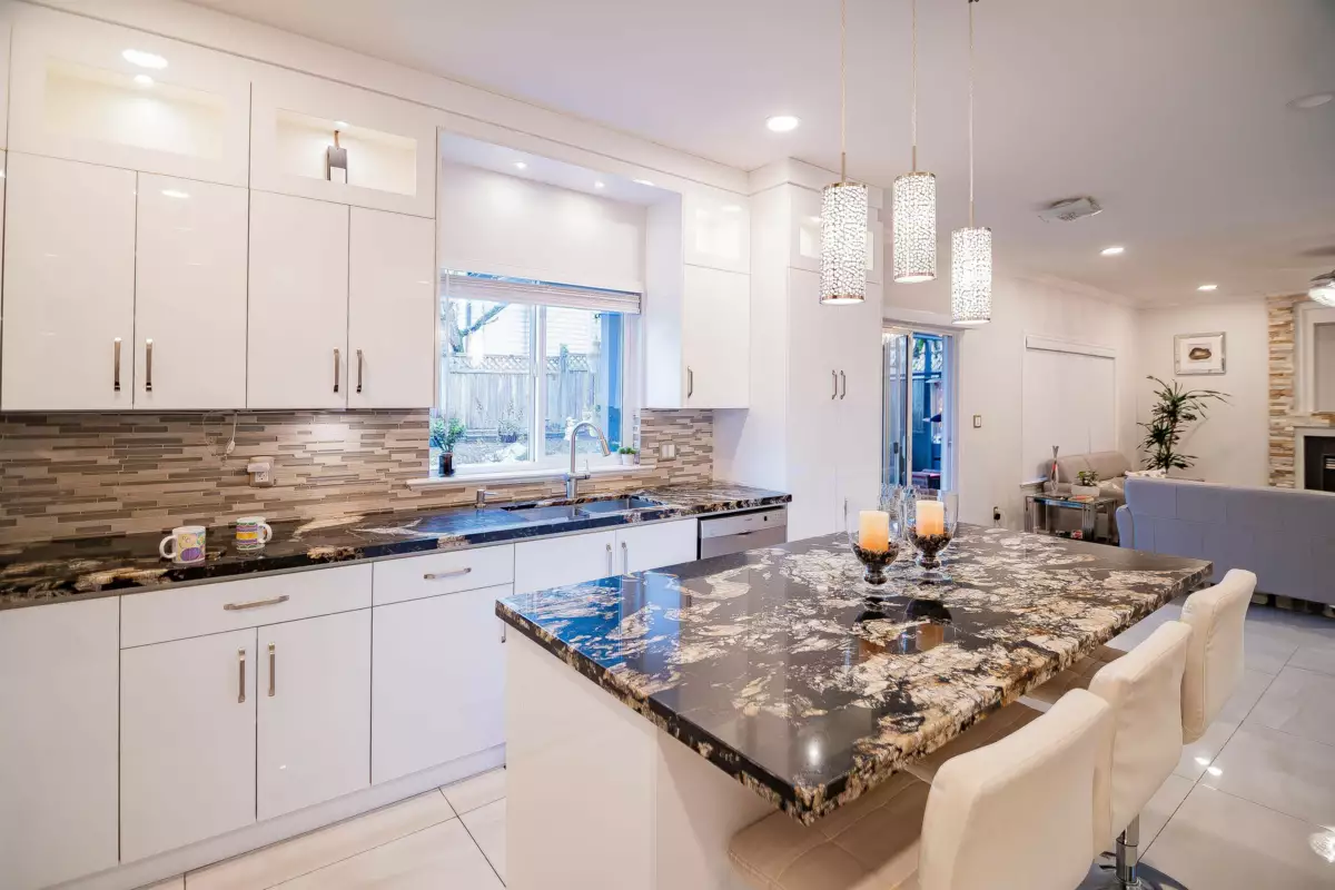 Kitchen Island Photo of 23717 110 Avenue, Maple Ridge, BC