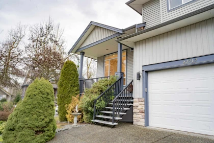 Living Room Photo of 23717 110 Avenue, Maple Ridge, BC