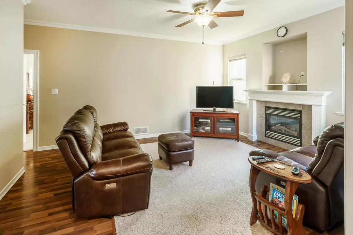 Breakfast Nook Photo of 7875 Peytavin Place, Mission, BC