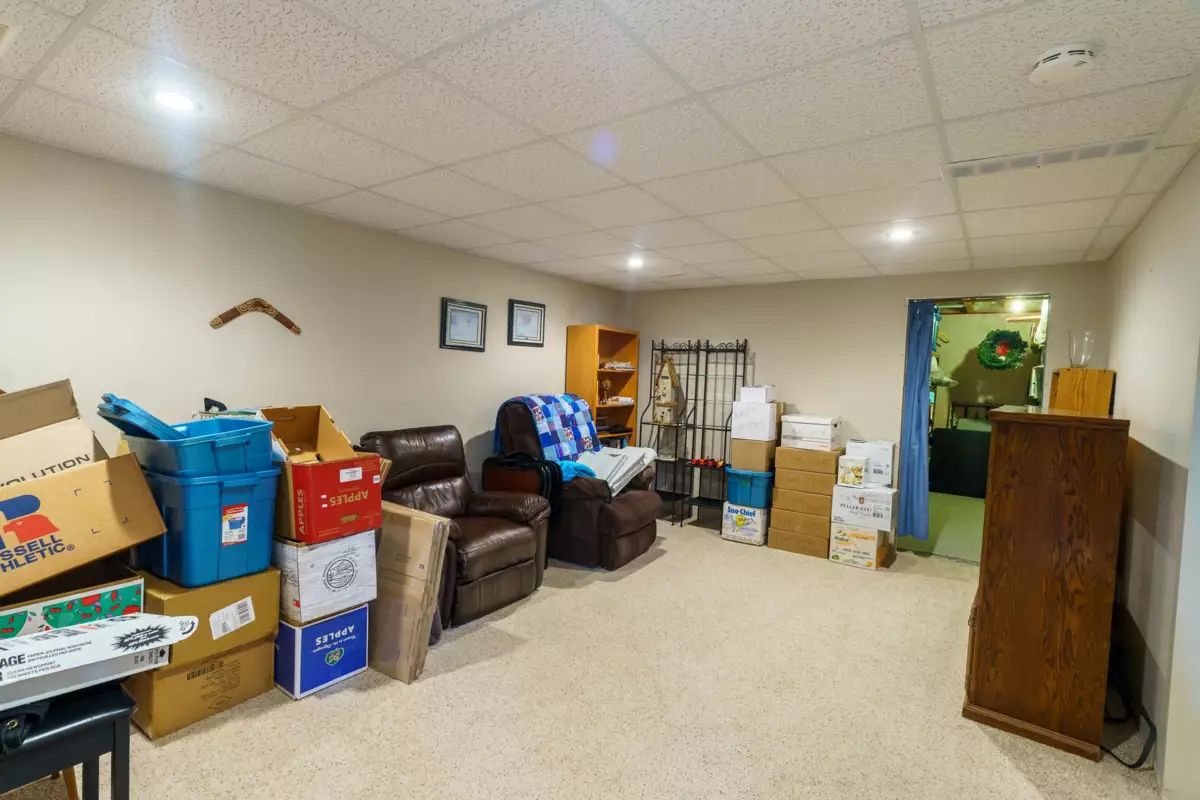 Entry Foyer Photo of 7875 Peytavin Place, Mission, BC