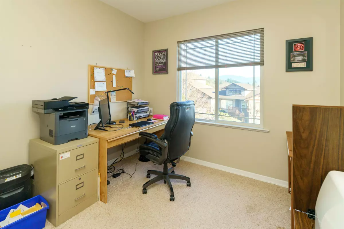 Powder Room Photo of 7875 Peytavin Place, Mission, BC