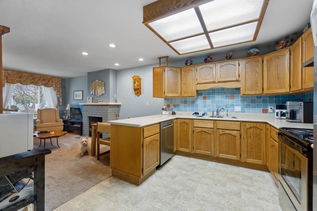 Dining Area Photo of 7 18960 Advent Road, Pitt Meadows, BC