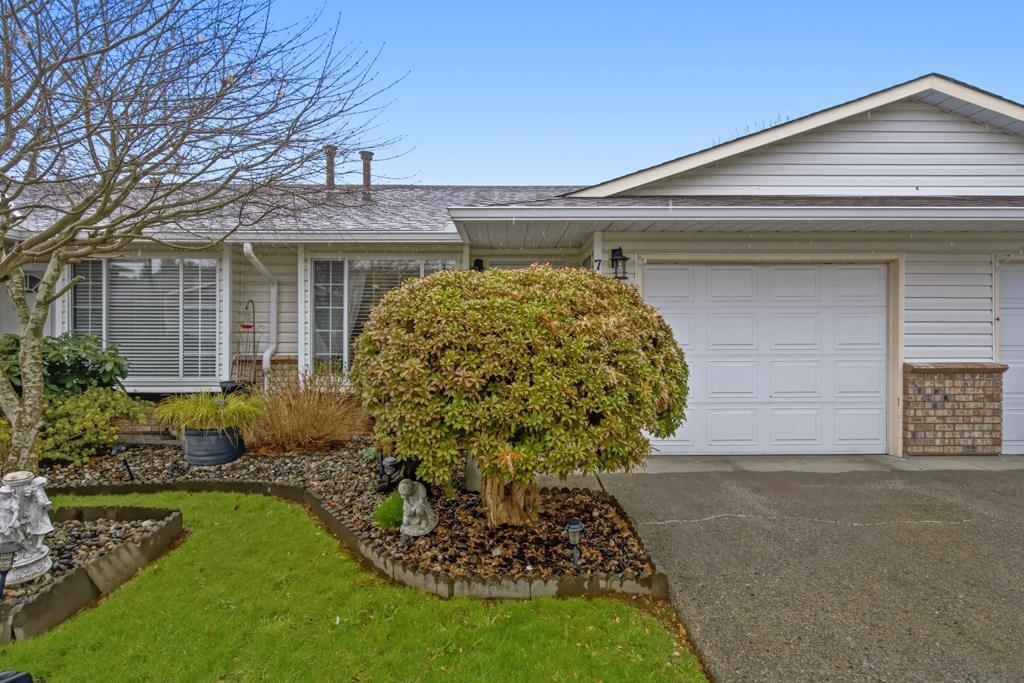 Family Room Photo of 7 18960 Advent Road, Pitt Meadows, BC