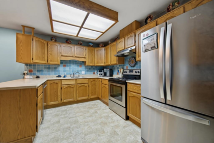 Kitchen Island Photo of 7 18960 Advent Road, Pitt Meadows, BC