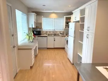 Kitchen Island Photo of 6811 Riverdale Drive, Richmond, BC