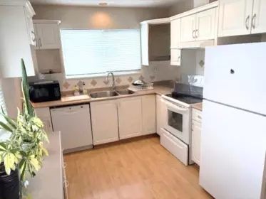 Kitchen Photo of 6811 Riverdale Drive, Richmond, BC