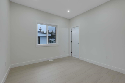 Entry Foyer Photo of 101 13661 59 Avenue, Surrey, BC