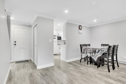 Kitchen Island Photo of 177 32550 Maclure Road, Abbotsford, BC