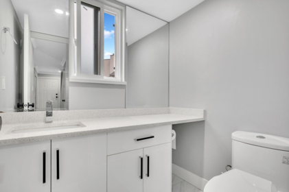 Primary Bathroom Photo of 177 32550 Maclure Road, Abbotsford, BC