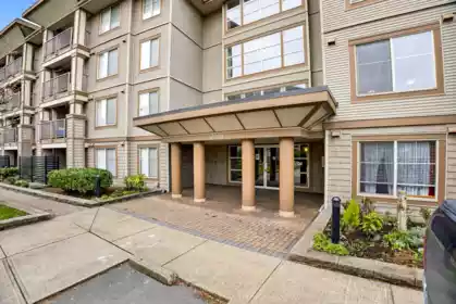 Outdoor Patio Photo of 201 45559 Yale Road, Chilliwack, BC