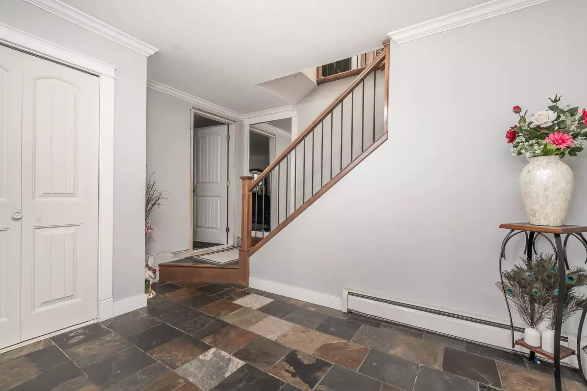 Dining Area Photo of 6652 148 Street, Surrey, BC
