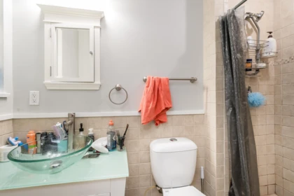 Laundry Room Photo of 6652 148 Street, Surrey, BC
