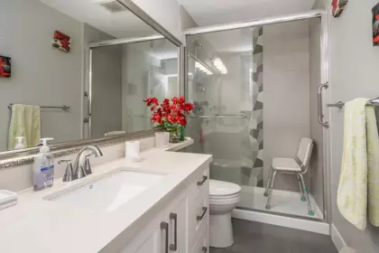 Mudroom Photo of 6652 148 Street, Surrey, BC